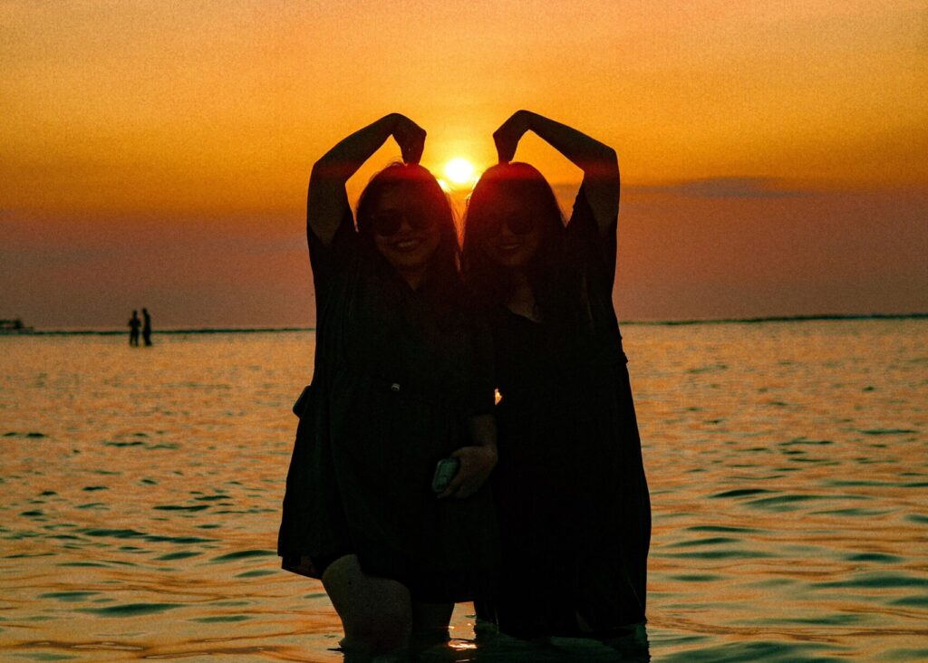 The Enchanting Sunsets of Gili Trawangan: A Spectacular Natural Display