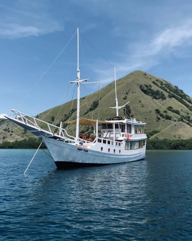 Flores & Komodo — Signature Journey 3D2N — Workcation Edition (GPT-SPR)