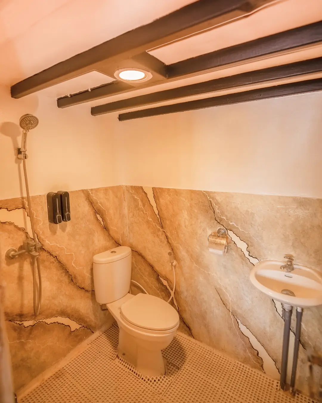 Flores & Komodo — Signature Journey 3D2N — Open Trip Edition (LBJ 2-DLX) - Gambar 2