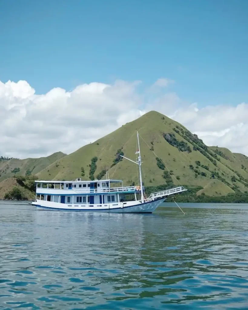 Flores & Komodo — Signature Journey 3D2N — Ocean Play Edition (LDY-STD)