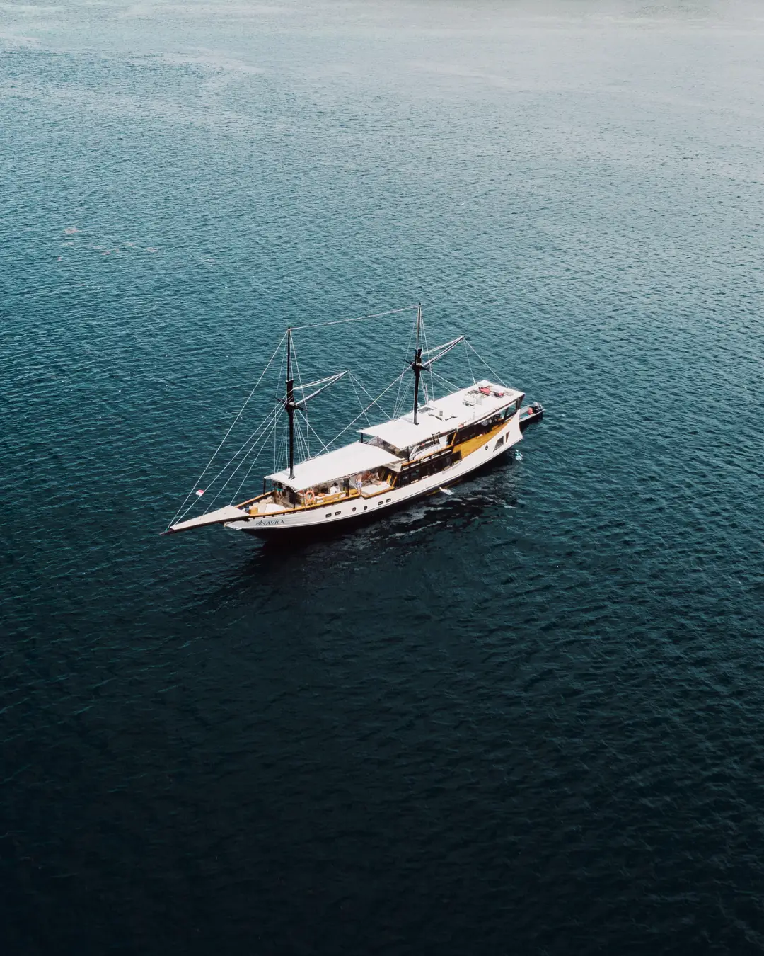 Flores & Komodo — Signature Journey 3D2N — Open Trip Edition (NVA-DLX)