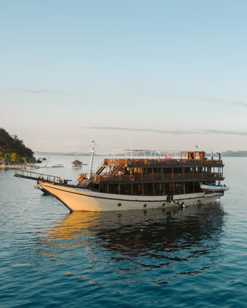 Flores & Komodo — Signature Journey 3D2N — Open Trip Edition (OCP-DLX)