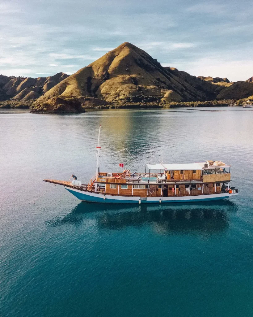 Flores & Komodo — Signature Journey 3D2N — Open Trip Edition (PSB-STD)