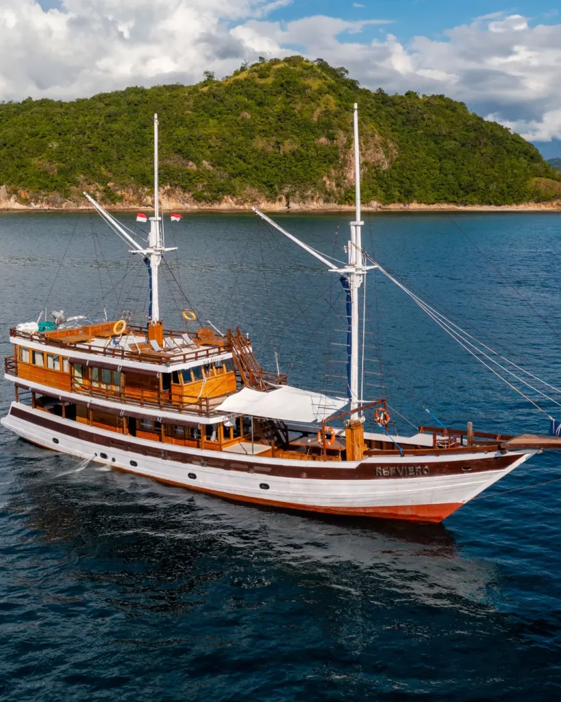 Flores & Komodo — Signature Journey 3D2N — Workcation Edition (REV-DLX)